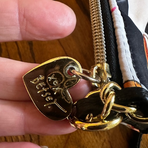 Betsy Johnson Crossbody Wallet combo Fun Print! - Picture 3 of 7